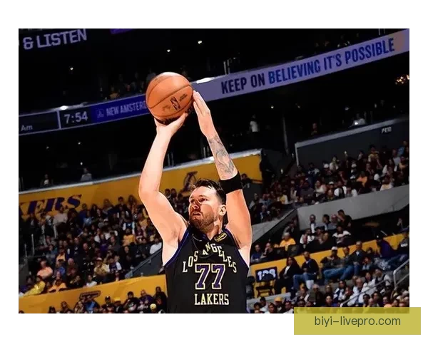 雷迪克称东契奇掌握球队控球核心 多项战术由其主导运转